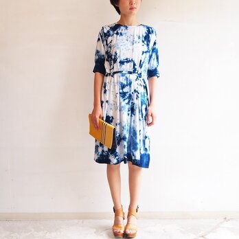 ■しぼり染め/水模様のパフスリーブワンピース/藍×白