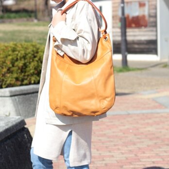 柔らかな本革 ショルダーバッグ　ホースハイド　キャメル　馬革【送料無料】ak-25ps