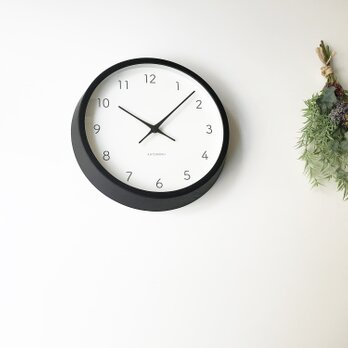 KATOMOKU muku round wall clock 7 ブラック km-60BKRC 電波時計の画像