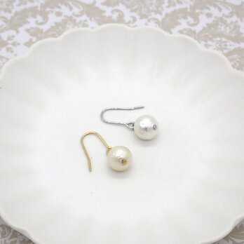 《４色から選べる》コットンパールピアス／イヤリングの画像