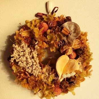 ハートナッツの秋リースの画像