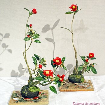 クレイの花(粘土).紅椿2鉢の画像