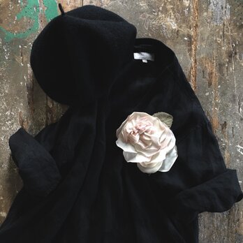 お洒落な薔薇…suMire-bouquet布花コサージュの画像