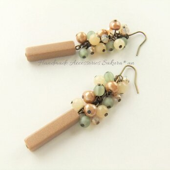 SALE  Pierces or Earrings　イエロージェイド　淡水パール（P0772）の画像