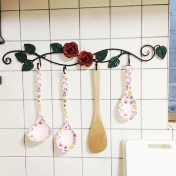 【受注製作】アイアン薔薇のキッチンツール４連フック ローズ 壁掛け ウォールハンガー バラ アンティーク調の画像