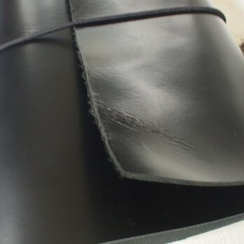 本革　Ａ5ガラスブラックの手帳カバー　自然な切り口の画像
