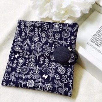 携帯用BOXティッシュケース　北欧刺繍柄　花モチーフの画像
