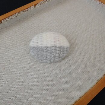 手織り　ブローチ　ウール・楕円の画像