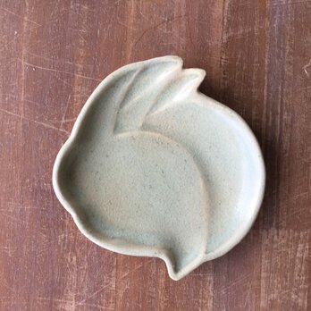 小皿（向う向き兎 緑）