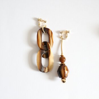 Wood grain asymmetry earring(pierce)の画像