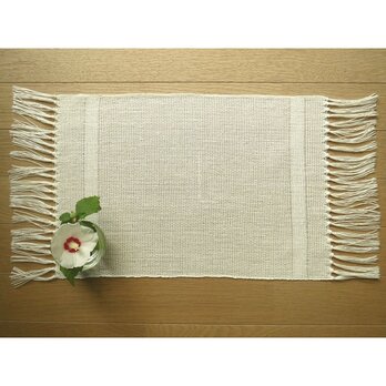 ４）手織り　白い麻のテーブルセンターの画像