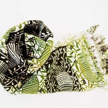 手紡ぎ・手織り型染マフラー・アルマジロの画像