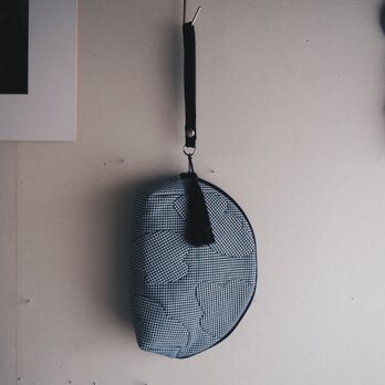 LEOPATCH CLUTCH BAG "S" < gingham check >