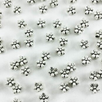 送料無料　ロンデル　5mm　100個　シルバー　花 型 さくら チャーム 　フラワー　金属パーツ スペーサー　（AP0218）の画像