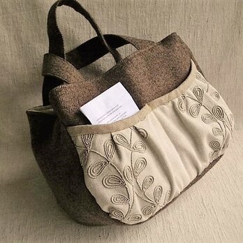 イギリス刺繍ファブリック＆ブラウンウール秋冬コロンと丸いバッグの画像