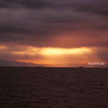 夕雲とタンカー 　PH-A4-0110    東京湾　夕陽　タンカー　船　夕雲の画像