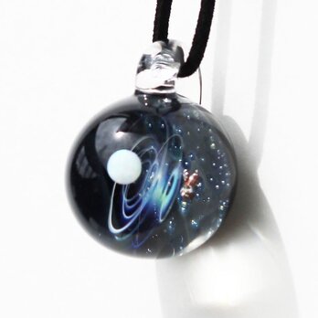あなただけの小宇宙 #1 隕石 ＆ ホワイトオパール入り ガラス ペンダント 宇宙の画像