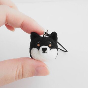 【受注製作】まゆ黒柴犬 携帯クリーナーストラップ　羊毛フェルトの画像