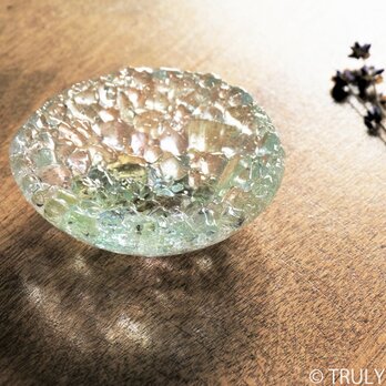 ガラスのアクセサリートレイ - 「 KUBOMI 」● みどり色・9cmの画像