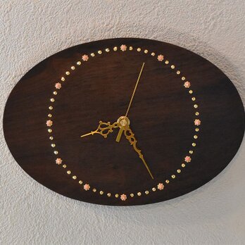 ピンクのサンゴと金色の目盛りがかわいいローズウッド（無垢）の掛け時計【クオーツ時計】の画像