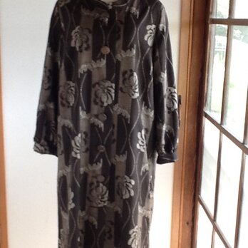 泥大島紬のコートドレスの画像