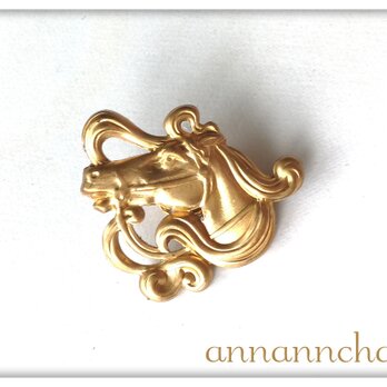 【Art Nouveau 　小さい 馬 　(約２５ｍｍ）ピンブローチ】ラペルピン　の画像