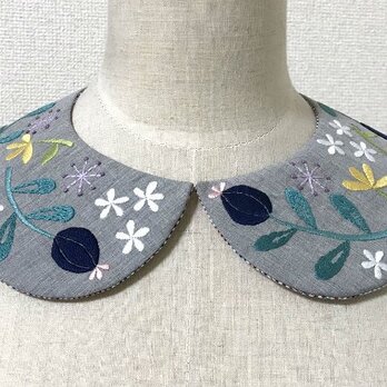 手刺繍つけ襟（グレー）の画像