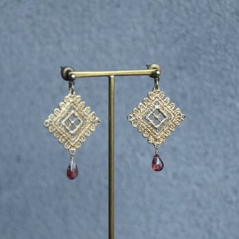 Church / earrings - Garnetの画像