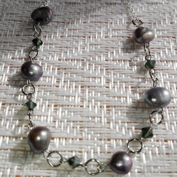 淡水パール、グレーカラーのネックレス