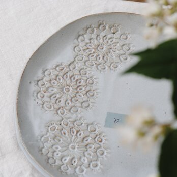 Tatting plate 3 flowerの画像