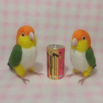 シロハラインコ mini♪☆足付タイプ(付属金具無し） 羊毛フェルト　受注作成　 羊毛インコ　メモリアル　1羽￥5100の画像