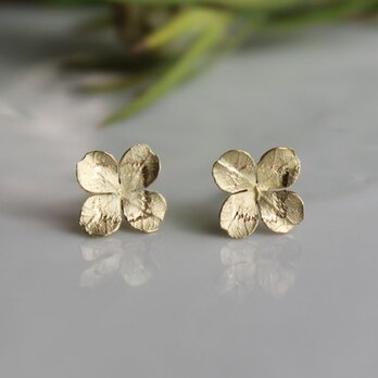 K18 クローバーのスタッドピアス