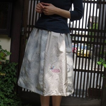 紬リメイクスカート☆麻の葉織りに刺繍のポイント短め68㎝丈の画像