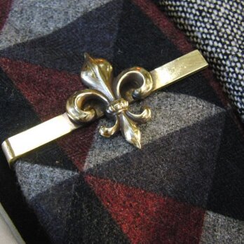真鍮/ブラス製フレア・ユリ型ネクタイピン(タイバー)1個　ネクタイ・ポケットの飾りにの画像