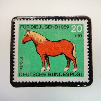ドイツ　馬切手ブローチ 3126の画像