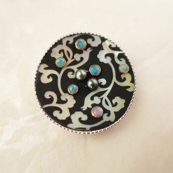 ＳＶ・Ｋ18　Opal・Ｐearl　Button (Black ) Broochの画像