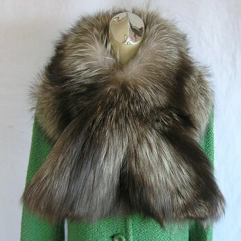¶ new antique fur ¶ ボリューミーなシルバーフォックスファースリット入りクロスマフラー「aiffe」