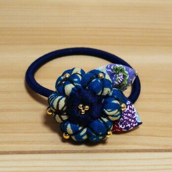 お正月に和柄の花のヘアゴム