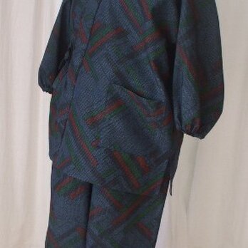 軽くてモダンな柄の紬の作務衣　絹