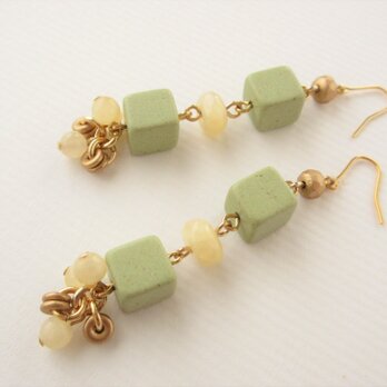 SALE　Pierces or Earrings　セラミック　ジェイド（P0784）の画像