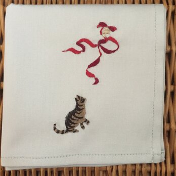 ハンカチ 猫のクリスマス刺しゅう(リボン)の画像