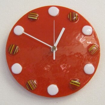 おしゃれで可愛いインテリアにもなるアートな赤い時計Ｔ２８の画像