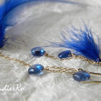 「幸せのカケラ」青い羽根のピアス　カイヤナイトの画像