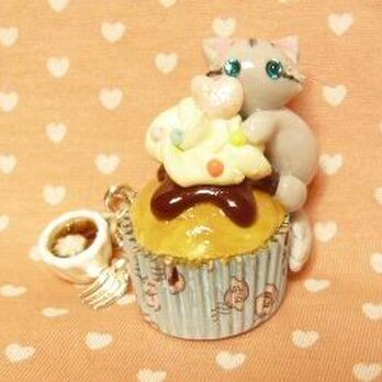 にゃんこのしっぽ○カップケーキのバッグチャーム○チンチラシルバー猫○ミニチュアの画像