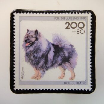 ドイツ　犬切手ブローチ 3212の画像