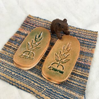 Sold out エゾナの木の箸置き〜カトラリーレスト兼用サイズ〜 アイヌ模様  陶器 (複数個割引)の画像