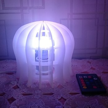 イルミネーションランプシェードアクリル　丸型　16色変色ランプ・ソケット付き　据え置きタイプの画像