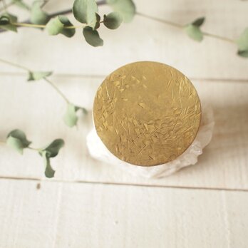 真鍮　大きな花びら舞うお月様　