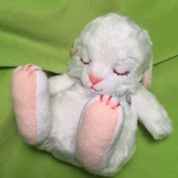 new眠りウサギ(ホワイト)の画像