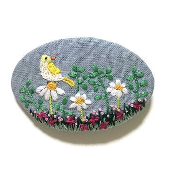 手刺繍バレッタ＊野原の小鳥の画像